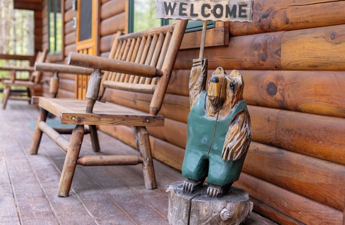 Schroon Lake Cabin | Modern Treetop Log Cabin in the Heart of Schroon Lake