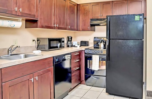 Florida Central Atlantic Coast Apartment | Modern unit with pool close to Universal Studios