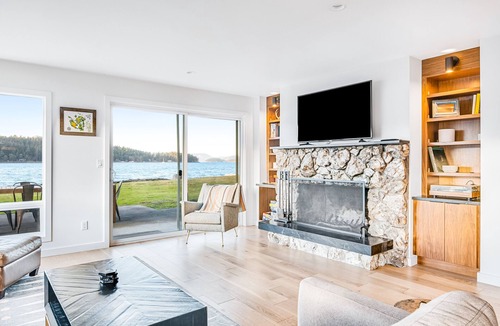 Lopez Island House | Modern Waterfront Home w/Free WiFi, a Full Kitchen, & a Bay View