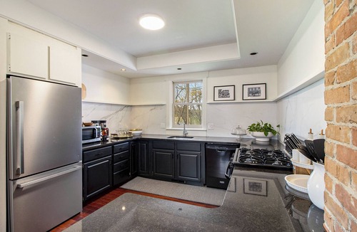 Ann Arbor House | Moeder's: Accommodations and Event Space