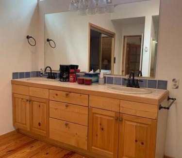 Angel Fire House | Monroe’s Chateau with Hot Tub