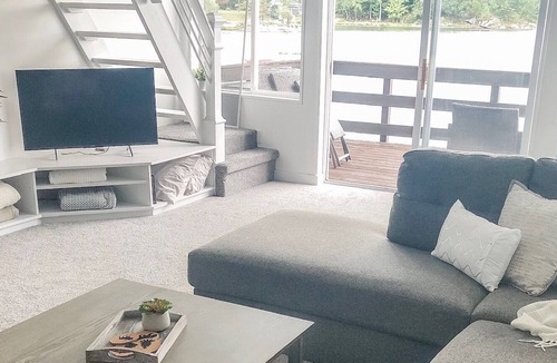 Theresa Cottage | Moon Lake Retreat-bright, clean, peaceful ADK/TI getaway steps from water