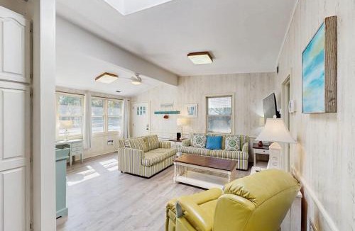 Folly Field House | Moonshell 3