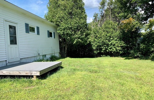 Eastern Vermont House | Morrisville's Home Sweet Home/Simple home with an enjoyable screened in porch.