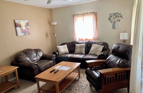 Eastern Vermont House | Morrisville's Home Sweet Home/Simple home with an enjoyable screened in porch.