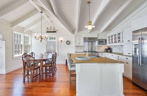 Edgartown House | Morse Lighthouse – Waterfront Estate in Edgartown