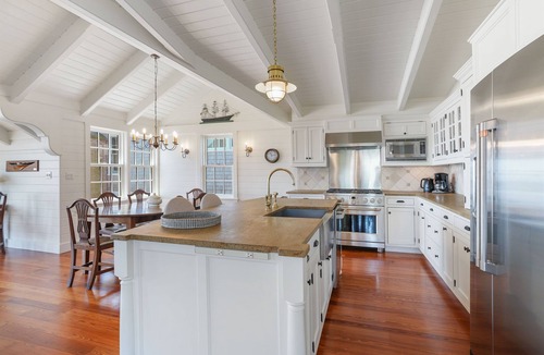 Edgartown House | Morse Lighthouse – Waterfront Estate in Edgartown