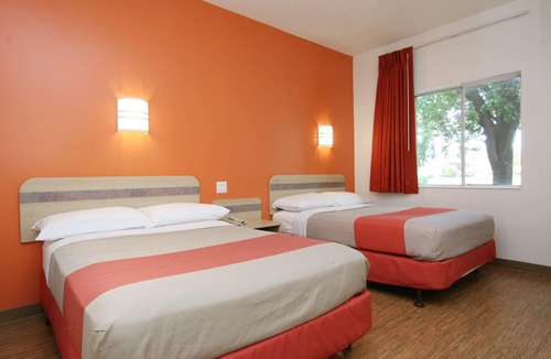 Burlington Hotel | Motel 6 Colchester, VT - Burlington