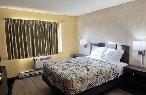 Eau Claire Hotel | Motel 6-Eau Claire, WI