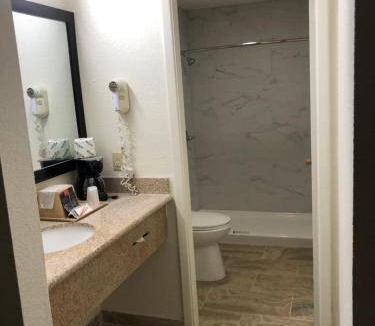 East Las Vegas Hotel | Motel ∙ 6 guests
