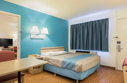 Rochester Hotel | Motel 6 Rochester, MN