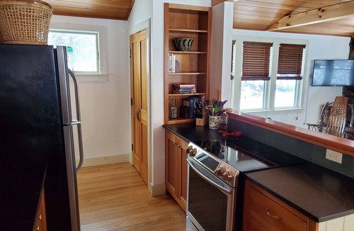 Underhill Center House | Mount Mansfield Cottage Cozy 3 Bedroom near Smugglers Notch