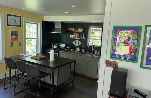 Montpelier House | Mountain biker/Hiker paradise. dog friendly. 10 minutes to downtown Montpelier