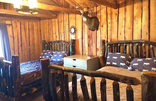 Amalia Cabin | MOUNTAIN FAMILY LODGE!
