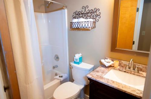 Ludlow Apartment | Mountain Lodge at Okemo-1Br Newly Renovated condo