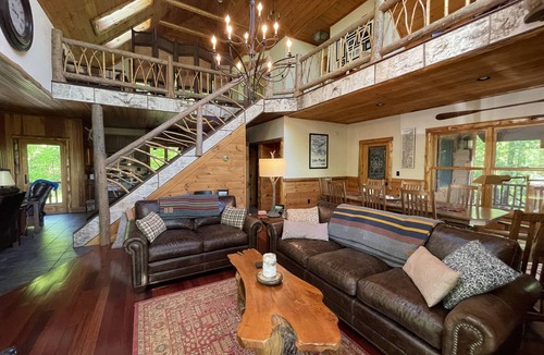 Keene House | Mountain Retreat: Heart of High Peaks-20 Min To Whiteface/Placid/Olympic Complex