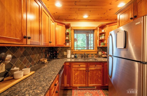 Lake Placid House | Mountain Retreat - walk to Main Street