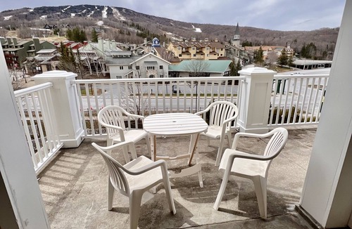 Stratton Mountain Condo | Mountain & sunset views from balcony! Heated pool/spas, walk to lifts & village!