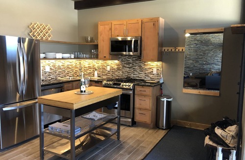 Angel Fire Condo | Mountain Views. Hot Tub. Fireplace. Minutes from the slopes