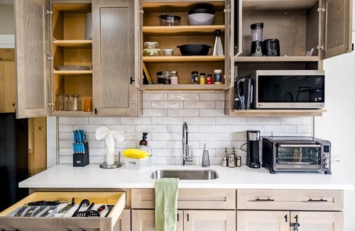 Glendale Apartment | Msg for 5%off King Bed Pool Yard Remodeled Guesthouse Glendale