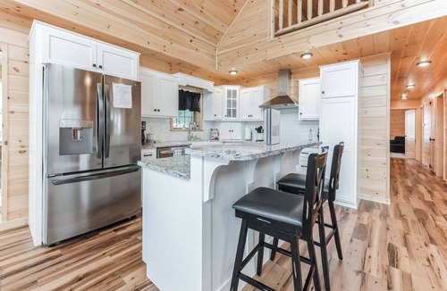 Harrietstown Cabin | MtnView+Hottub+Lg Outdoor Area