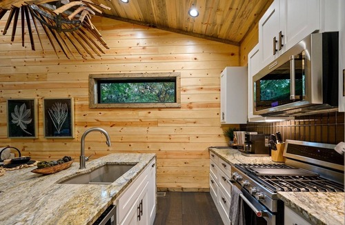 Pickens Cabin | Napa Valley Retreat in Hochatown/Broken Bow,OK