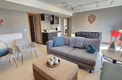 Chanhassen House | Nature's Blissful Haven - King Bed, Outdoor Patio