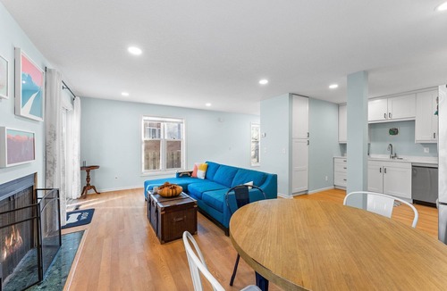 Marcy-Holmes House | NE Townhome, Close to Everything!