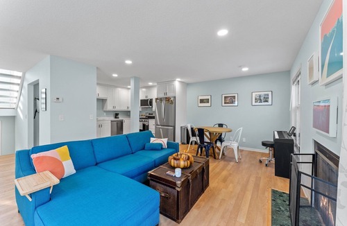 Marcy-Holmes House | NE Townhome, Close to Everything!