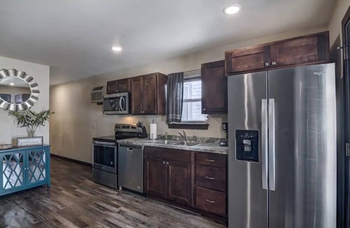 Eau Claire House | Near Downtown*Garage*Parking*Modern