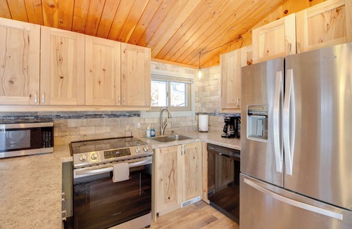 Breezy Point Cabin | Near Golf & Pelican Lake: Log Cabin w/Deck!
