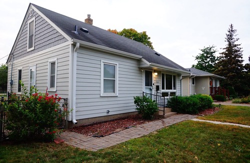 Highland House | Near MSP Comfy Home 3 BD/1 Bath