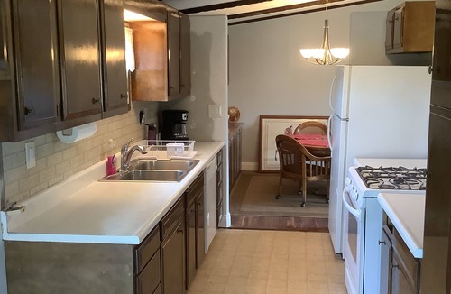 Rio Lucio House | Neat Retreat, Fast WiFi, Ski Sipapu, Hike, Fish, Hunt,nWineries, pet friendly