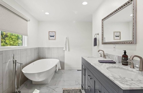 Eagle House | NEW! 5 min to Downtown Eagle! Dreamy Kitchen | Private Pasture | Spacious with 2 Living Rooms