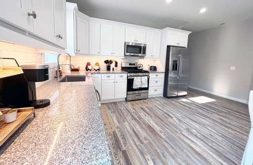 South Euclid House | *New Build* Private Home 3br/2ba - Pet Friendly