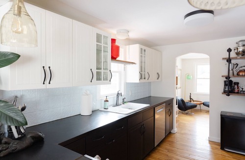 Minnetonka House | NEW! Charming & Cozy 2BR Cottage in Wayzata