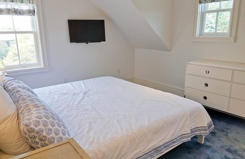 West of Town House | New compound just blocks to downtown Nantucket