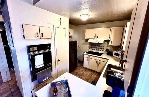 South Capitol Villa | New Enchanting retreat near Downtown Santa Fe