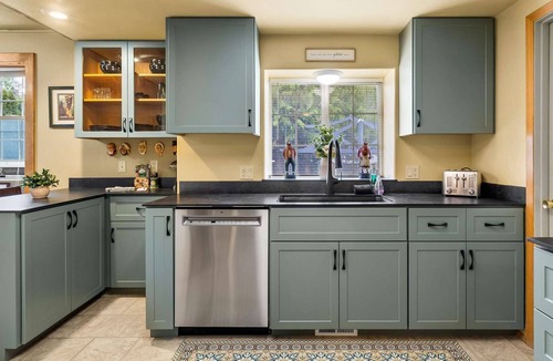 Old Bend House | New! Historic Bend Cottage | Walk to Deschutes River & Downtown Shops