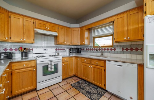 Eldorado at Santa Fe House | NEW HOT TUB under the Stars, Sunset View, Pets, EV Charger, Chef’s Kitchen