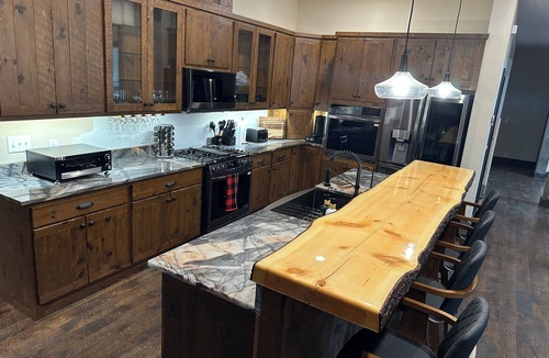 Breezy Point House | New Lake Home on Upper Cullen - volleyball, game room, sauna, and lots of trees!