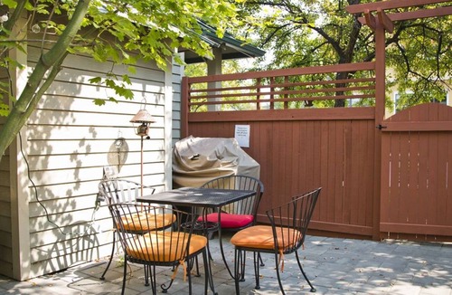 Old Bend Condo | New Listing! Downtown Bend Studio | Walk Everywhere