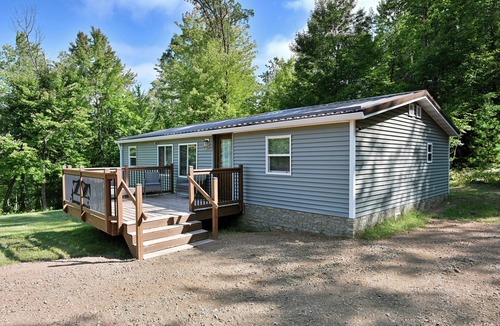 Webb Lake Cabin | NEW! Perfect for ATV and Snowmobiles, sleeps 6, great outdoor spaces
