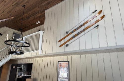 West Dover Ski Chalet | NEW Private Chalet - 4 mins to Mt Snow