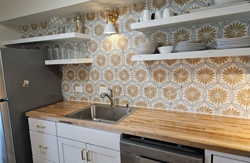 Santa Fe Condo | New Renovation 1.2 Mile to The Plaza. Pet Friendly with Fenced Yard!