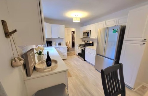 St. Paul House | New Sauna! St Paul, Mall of America, Spacious, Pool Table, Foosball Table