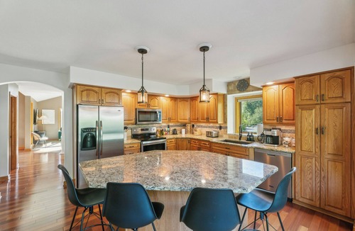 Hastings House | NEW! Sleeps 12, Fam. Friendly, Game Room. Dog OK!