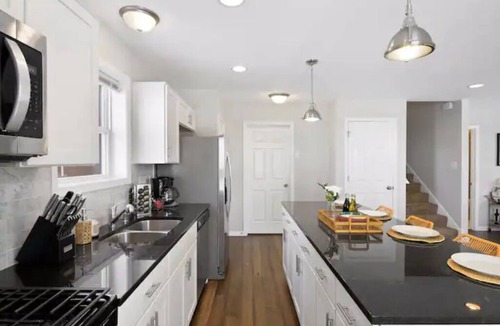 Uptown House | NEW Spacious Abode | Bright + Modern Uptown Home