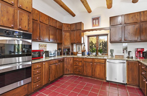 Canoncito House | NEW! Tranquil Home Nestled in the Santa Fe Hills |15 min to Plaza - Pet ok!