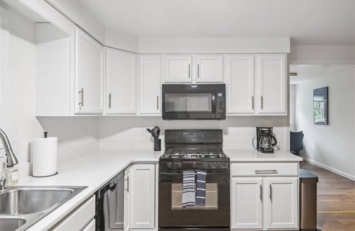 Stowe Village Historic District House | Newly Remodeled 5bed Walkable to Stowe Village